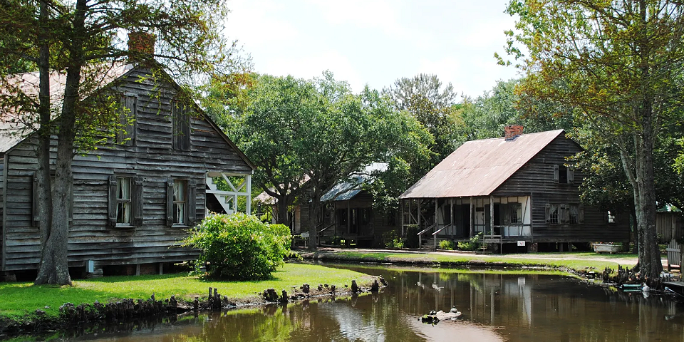 LARC’S Acadian Village | Facebook