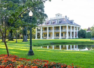 Houmas House Estate and Gardens – Darrow, LA Houmas House Estate and Gardens - Photo Credit: Explore Louisiana