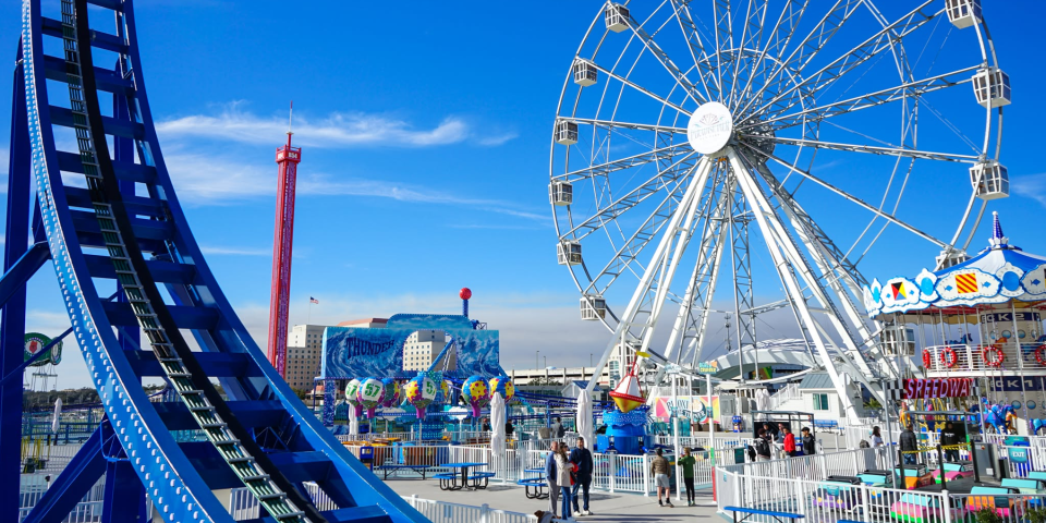 Paradise Pier - Detroit, Michigan | I-75 Exit Guide